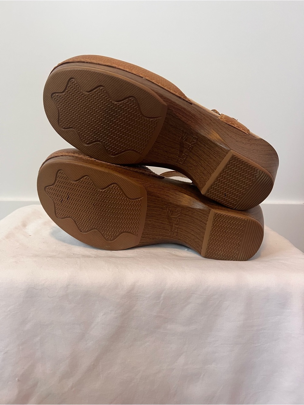 Dansko Women’s Tan Leather Closed-Toe Clog Mules with Ankle Strap - Picture 6 of 6